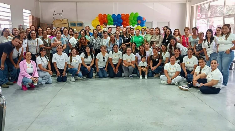 Taller 'Un mundo con valores' dirigido de familia de USAER