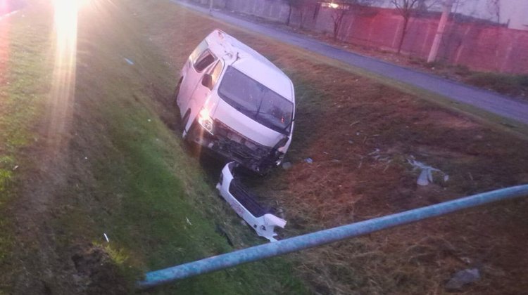 Volcadura en Salinas Victoria deja un lesionado