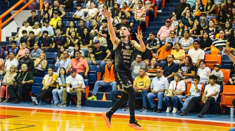 Vence Fuerza Regia a Correcaminos en Reynosa por 94 a 83