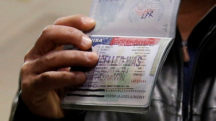 Trump revoca 175 mil visas a extranjeros durante su mandato