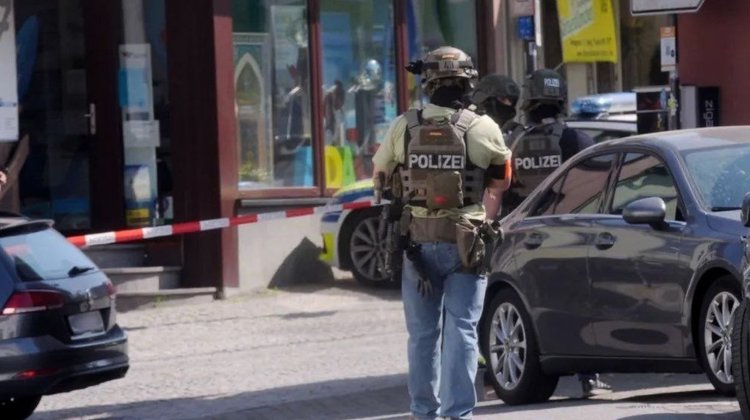 Liberan a rehenes de banco en Alemania; ladrones huyen
