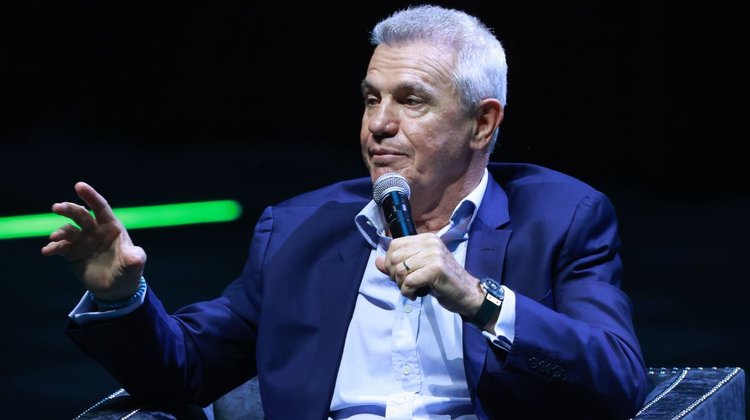Javier Aguirre respalda a Rafa Márquez como DT