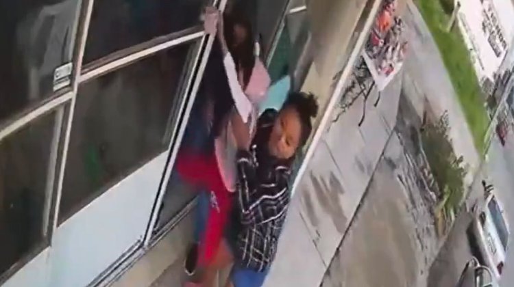 Captan sustracción de dos hermanitos en Estado de México