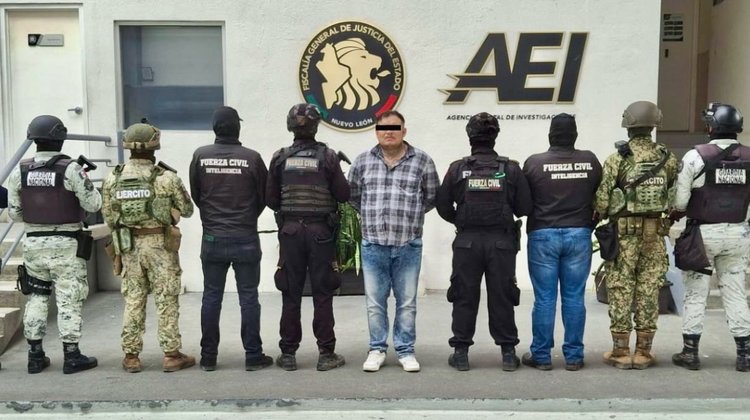 Detienen en Escobedo a hombre con arsenal y droga