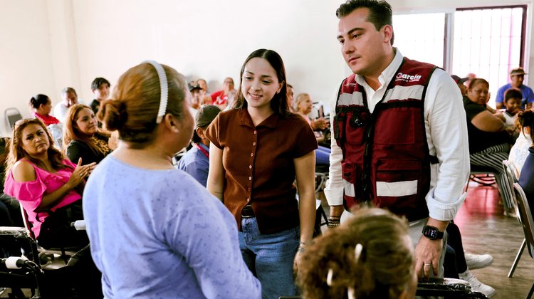 Entregan más de 50 aparatos de movilidad en García