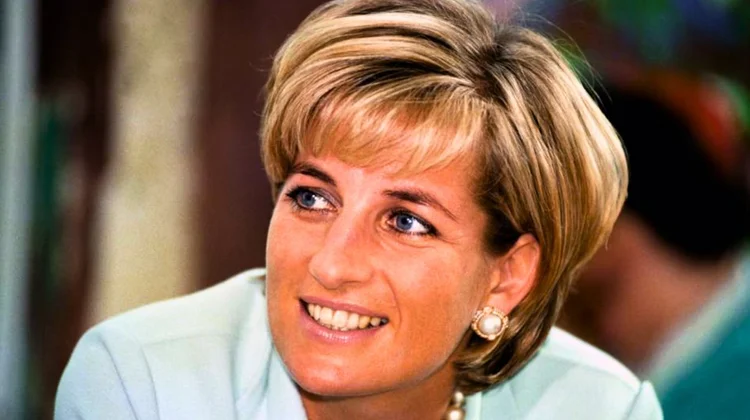 A subasta colección de más de 200 piezas del armario de Lady Di