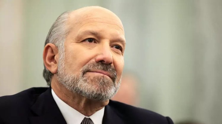 Secretario de Comercio de EUA reconoce visita a isla de Epstein