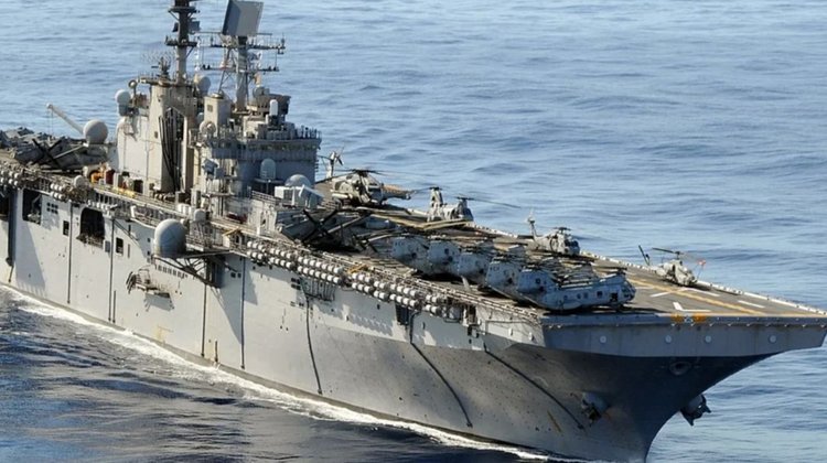 Militar de EUA cae al mar de buque y muere en el Caribe