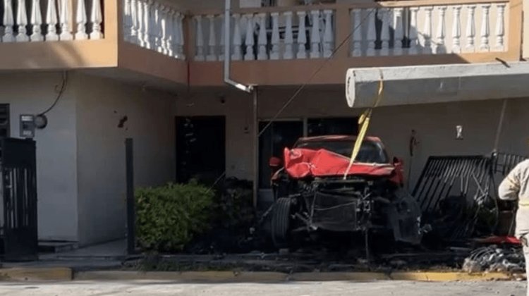 Impacta camioneta contra una vivienda de Guadalupe