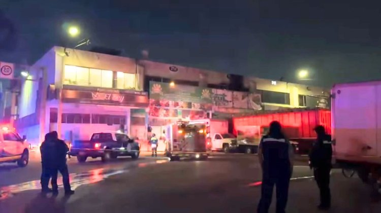 Desalojan Mercado de Abastos de San Nicolás por un incendio