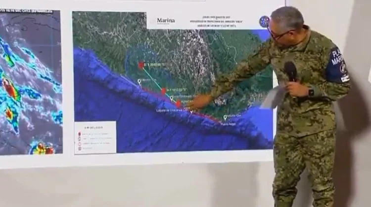 Saldo blanco por el huracán Erick tras tocar tierra