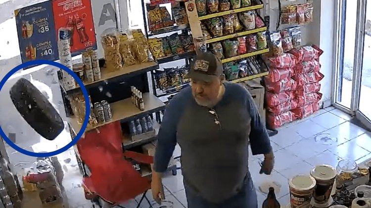 Joven se salva de ser golpeado por llanta 'voladora' en Santiago