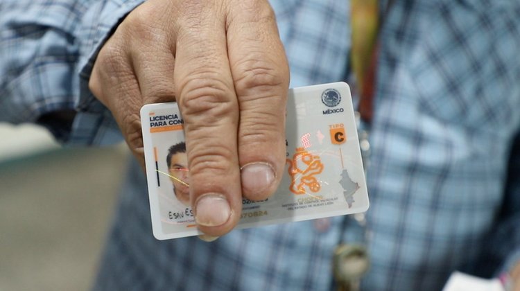 Lanzará Nuevo León licencia de conducir 'mundialista'
