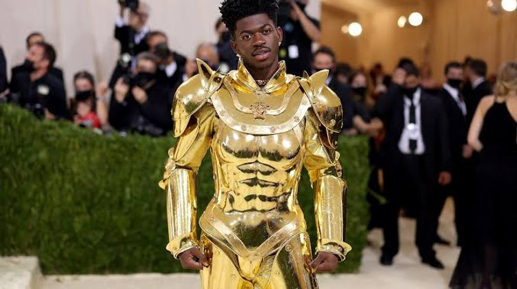 Lil Nas X homenajea a su madre en su nuevo sencillo