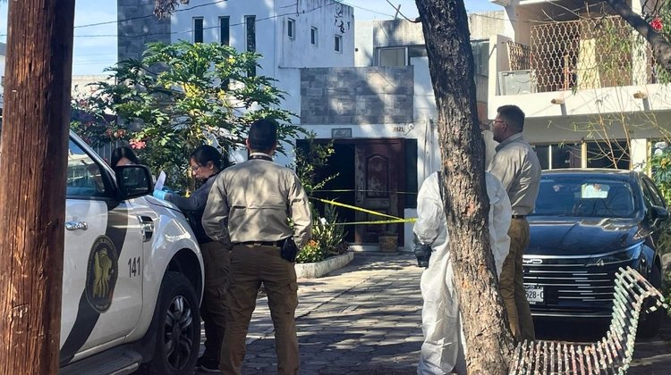 Hallan mujer sin vida en Monterrey; fue encontrada por su hijo