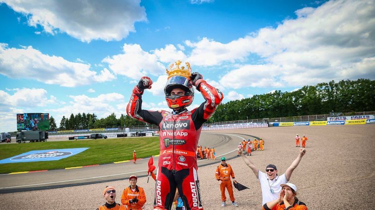Marc Márquez domina en Alemania y suma otra victoria
