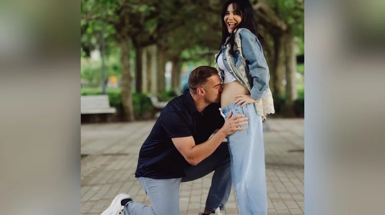Martha Higareda y Lewis Howes anuncian espera de su primer bebé