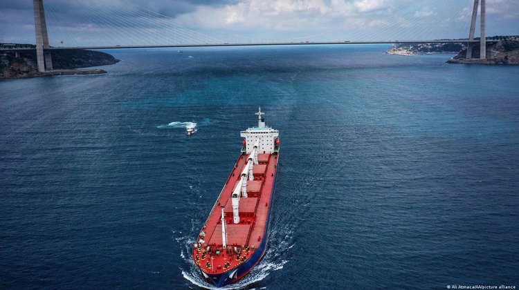 ADNOC denuncia ataques contra 15 buques en Ormuz