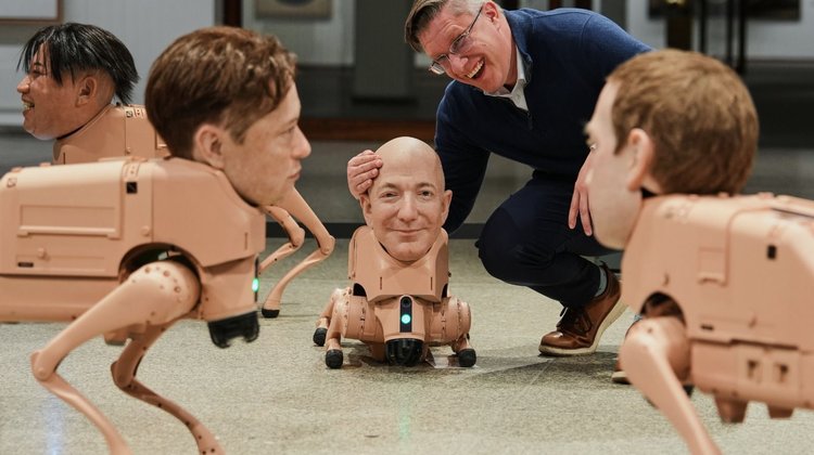 Robots con caras de famosos impactan en museo de Berlín
