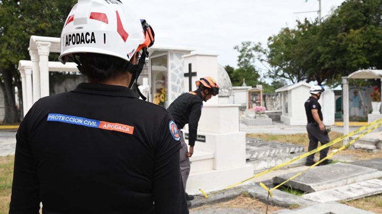 Apodaca refuerza operativo en panteones por Día de Muertos