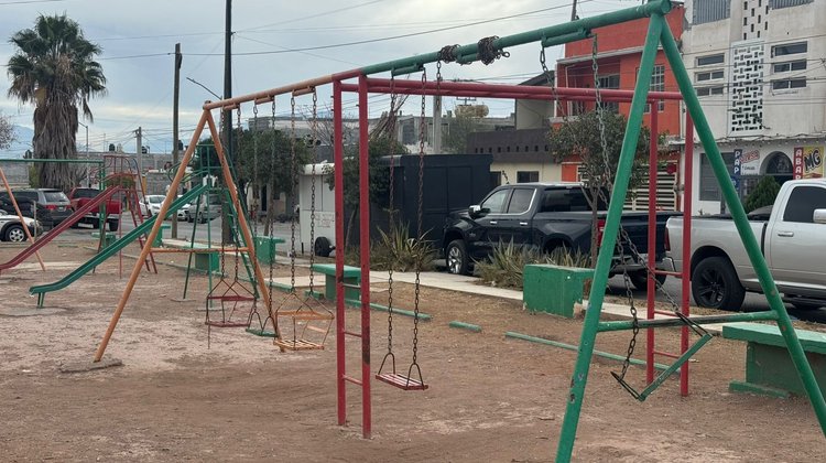 Solicitan rehabilitación de plaza pública en Saltillo 2000