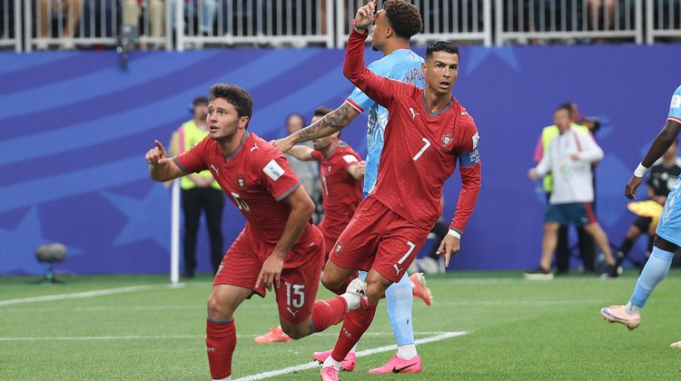 'Guerra civil' en Portugal por comentarios de João Neves de CR7