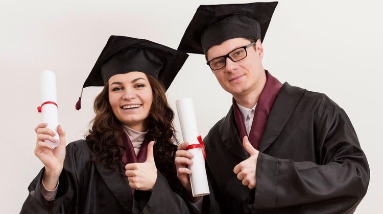 Firman convenio para titular trabajadores por experiencia laboral