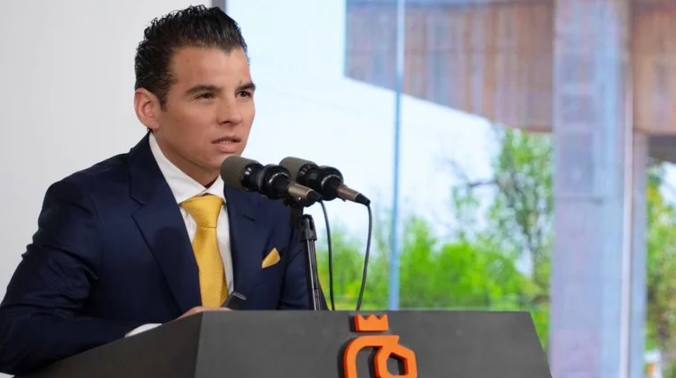 Se enfoca Miguel Flores en proyectos estratégicos en NL