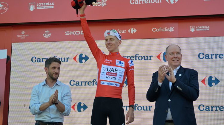Pogacar se retira de la Vuelta a España tras caer en la etapa 8