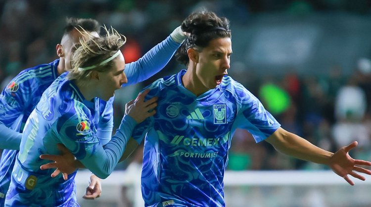 Diego Lainez comanda a Tigres en triunfo contra León