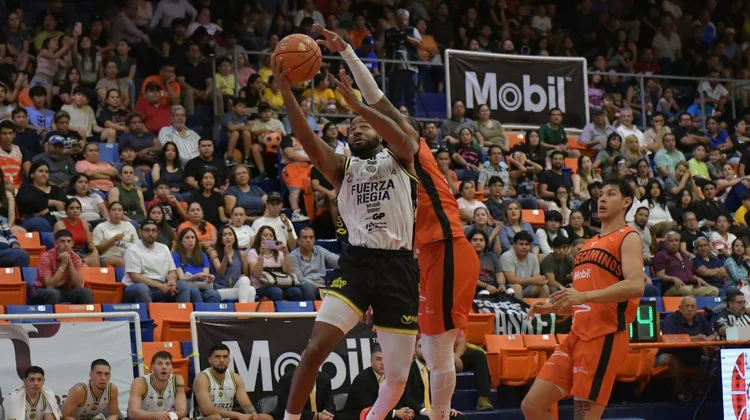 Triunfa Fuerza Regia en su regreso ante Correcaminos