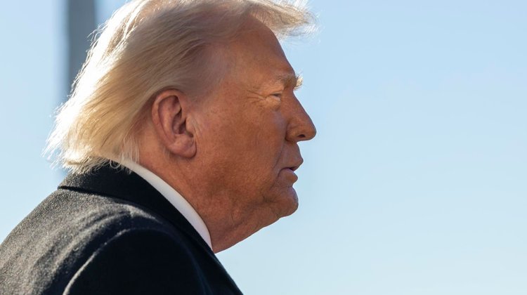 Trump afirma que EUA 'no necesita' productos fabricados en México