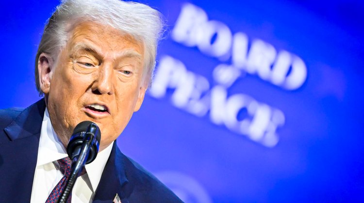 Trump dice que podría 'suavizar' los operativos migratorios