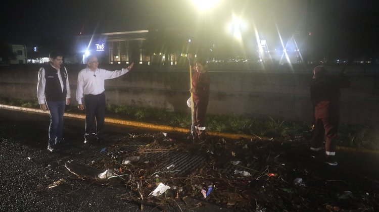 Aplica Escobedo operativo Acuario tras fuertes lluvias