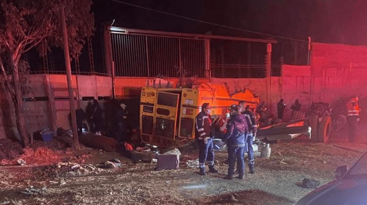 Volcadura deja cinco jornaleros muertos y 30 heridos en Zacatecas