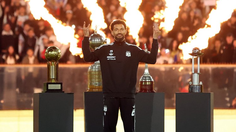 Colo Colo arma presentación de 'crack' para Vozinha