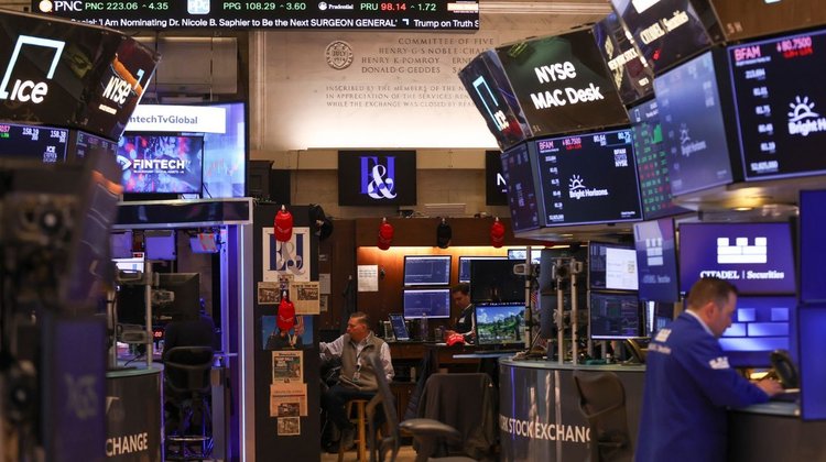 medium_Wall_Street_rojo_fc97a928c1