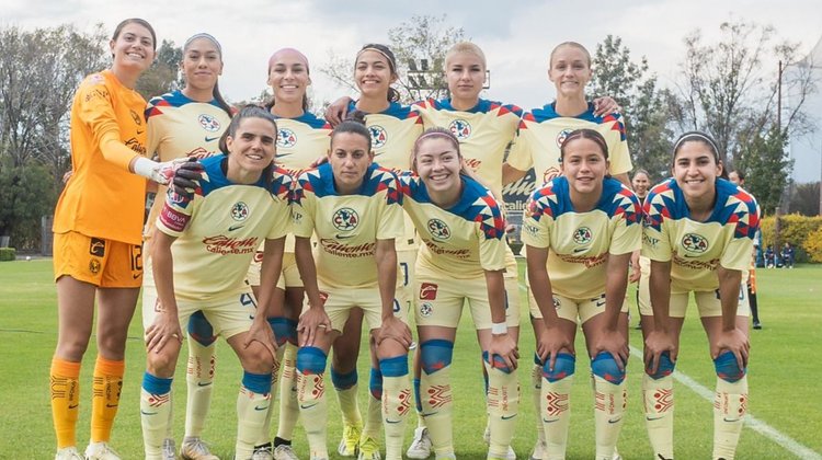 Súper Katty Martínez se luce con póker de goles