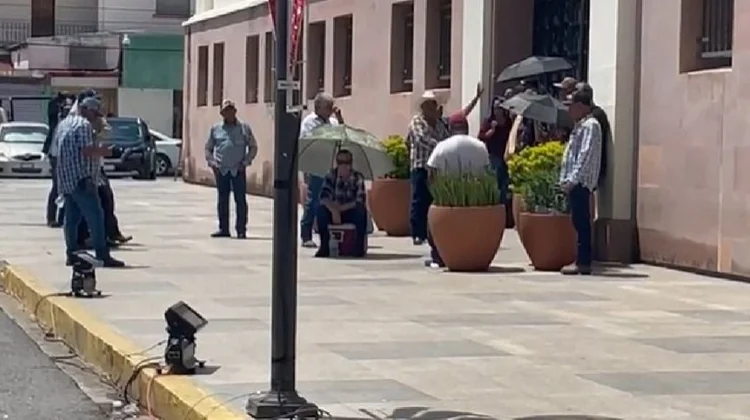 Se manifiestan sogueros del Valle de San Fernando