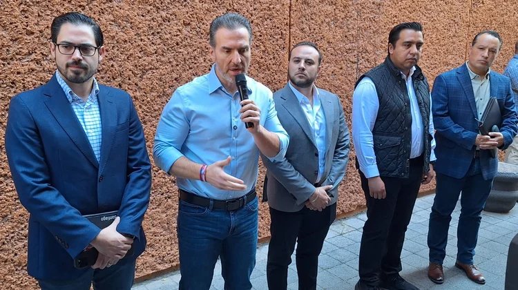 Se reúnen alcaldes con Tesorero por caída en participaciones