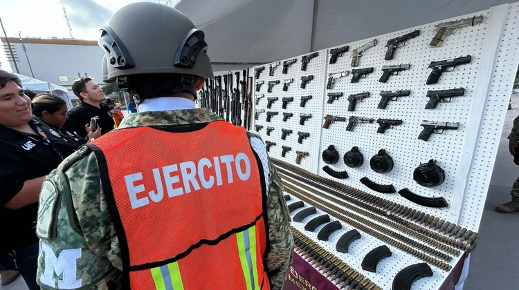 Sedena destruye más de 1,000 armas y explosivos en Reynosa