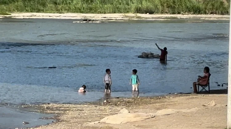 Alertan por bajo nivel de agua en el Río Bravo