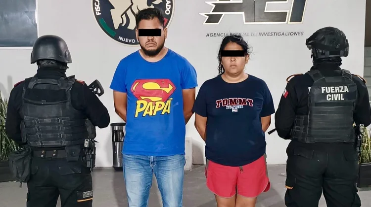 Arrestan a pareja con 50 dosis de marihuana en Salinas Victoria