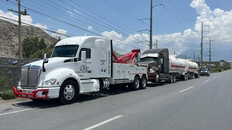 ¡Decomisan 63 mil litros de combustible en Coahuila!