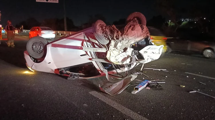 Muere conductor tras volcadura en Blvd Miguel de la Madrid