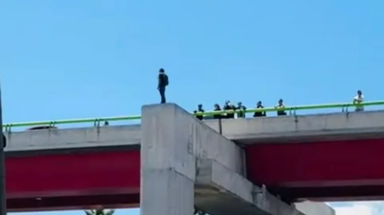 Salvan a hombre que intentaba quitarse la vida en El Sarape