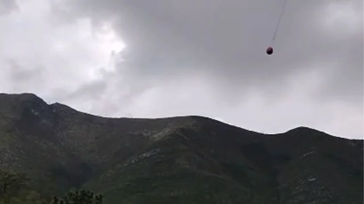 Combate PC incendio en cañón el Álamo en Santiago