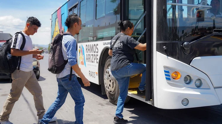 Reconocen ahorro con Ruta Estudiantil gratuita en Ramos Arizpe