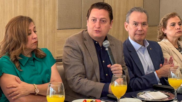 Instala Federación mesa de trabajo para Tren del Norte con NL