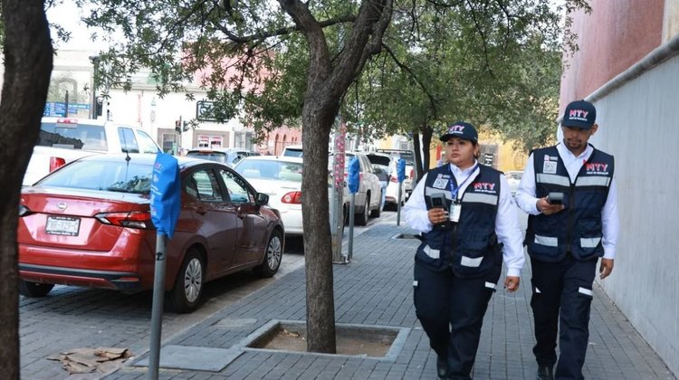 Autos con placas de discapacidad no pagarán parquímetro en MTY